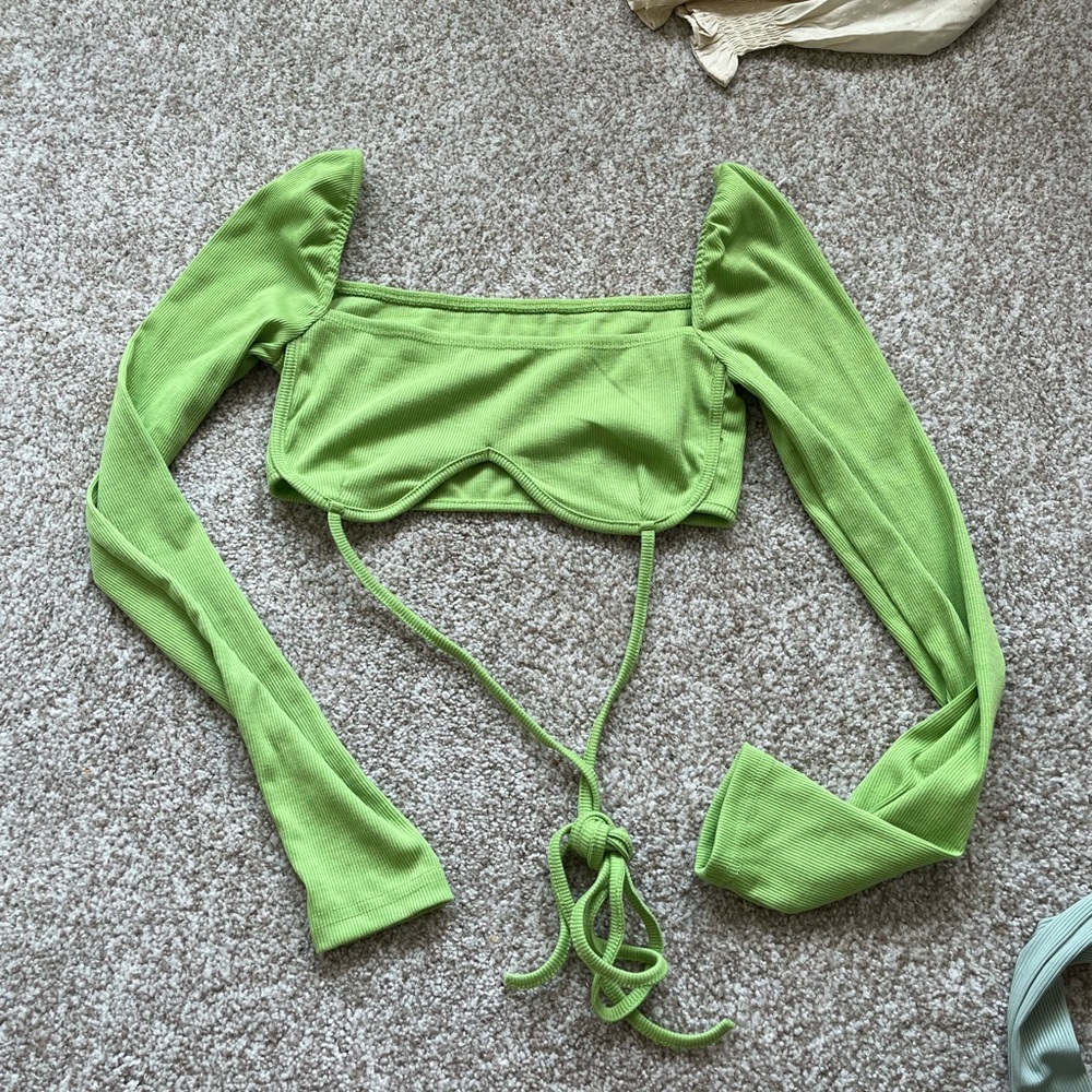 Green cropped shirt